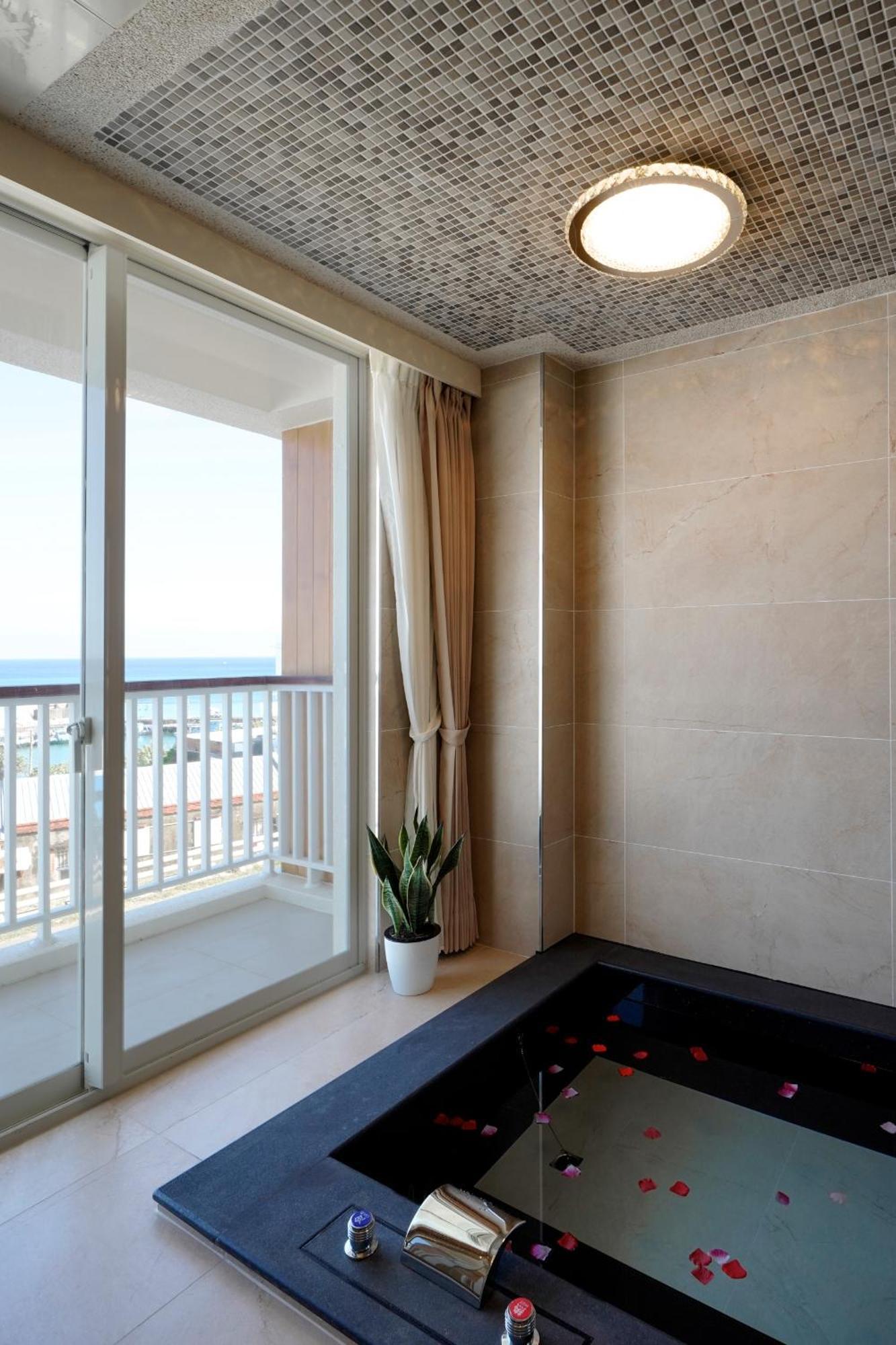 Little Piggy B&B Manzhou Экстерьер фото